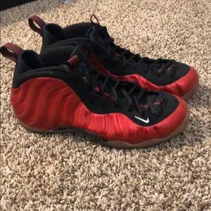 Metallic red foamposites gently used